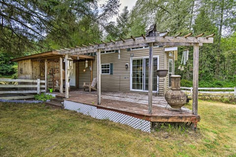 Cozy Gig Harbor Cottage about 2 Mi to Case Inlet! House in Hood Canal