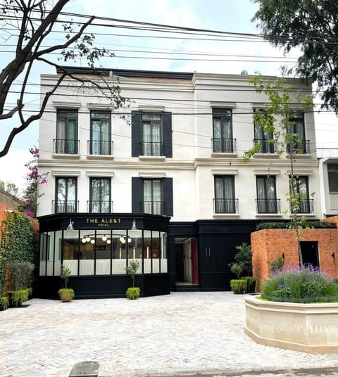 Property building, Facade/entrance, Off site