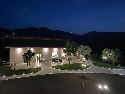 Property building, Restaurant/places to eat