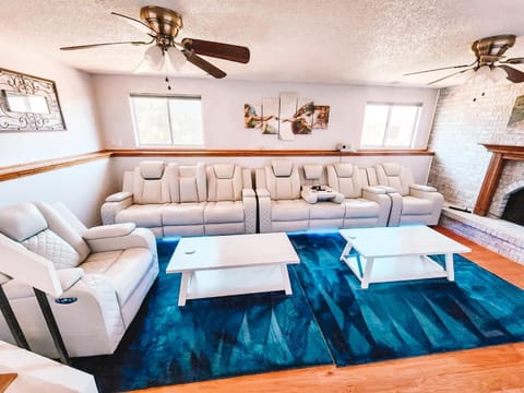 Theater Room Pet Friendly Near AF Academy Peaceful Villa in Black Forest