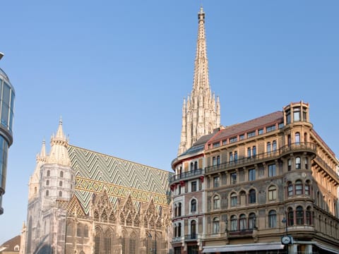 Nearby landmark, Landmark view
