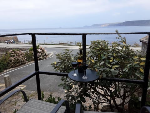 Sea view, Area and facilities