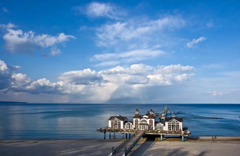 Staff, Natural landscape, Beach, Sea view, Area and facilities