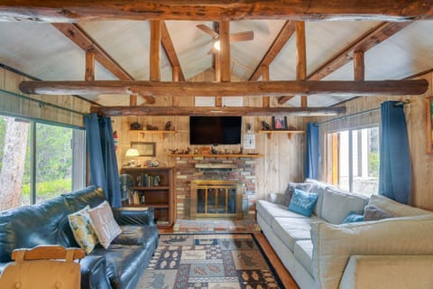 Grandpas Cabin about 30 Miles to Yellowstone! Cabin in Island Park