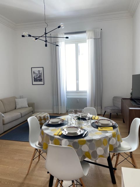 Living room, Dining area