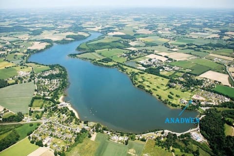 Cottage Anadwen au pied du lac au duc et son golf House in Ploërmel