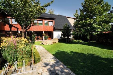 Property building, Facade/entrance, Garden