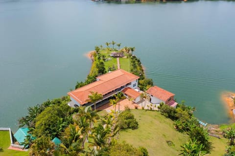 Property building, Day, Natural landscape, Bird's eye view, Lake view