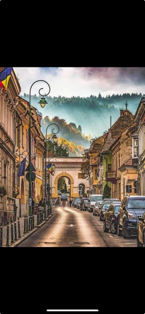 Neighbourhood, Street view, Location
