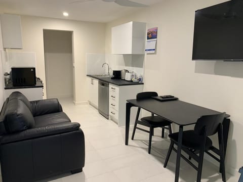 TV and multimedia, Kitchen or kitchenette, Seating area, Dining area
