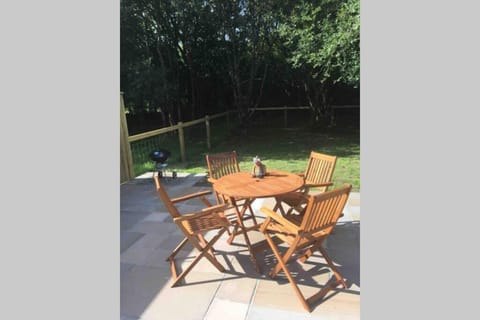 Bwthyn Bach Cozy country retreat House in Wales