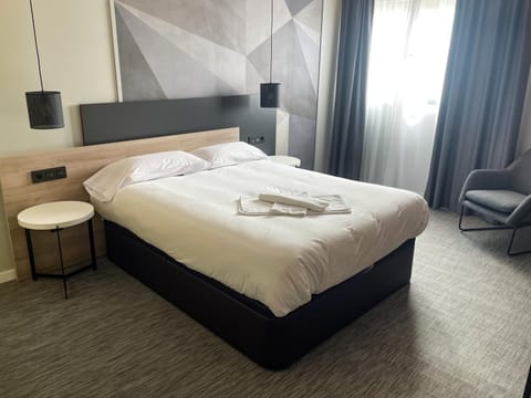 Bed, Photo of the whole room