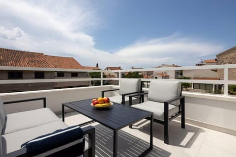 Holiday in Bol **** green Apartment in Bol