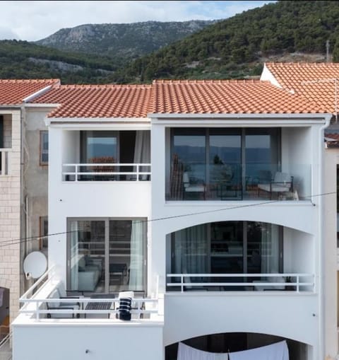 Holiday in Bol **** green Apartment in Bol