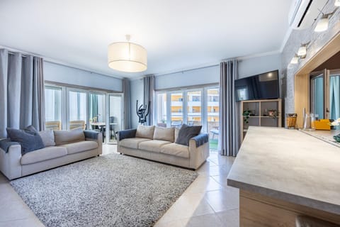 Communal lounge/ TV room, Living room, Decorative detail, Pool view, Pool view, Swimming pool, Swimming pool, Swimming pool