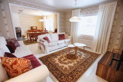 Communal lounge/ TV room, Living room, Photo of the whole room, Seating area