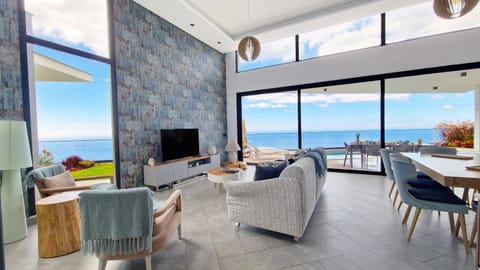TV and multimedia, Living room, Sea view