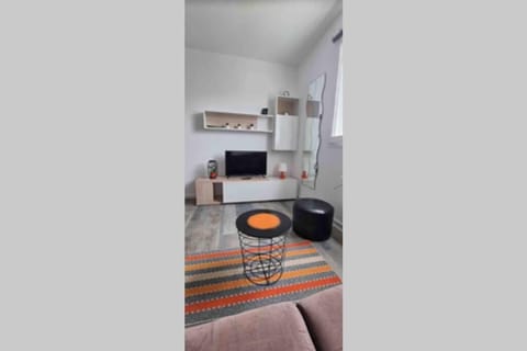 La plage Superbe studio refait à neuf Apartment in Calais