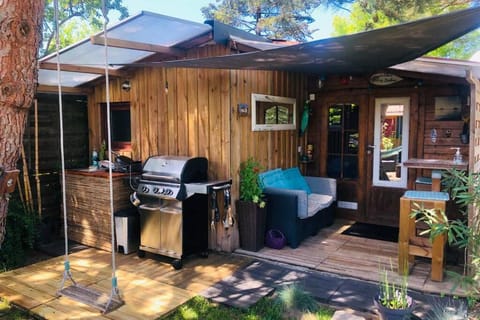 Patio, BBQ facilities, Kitchen or kitchenette, Dining area