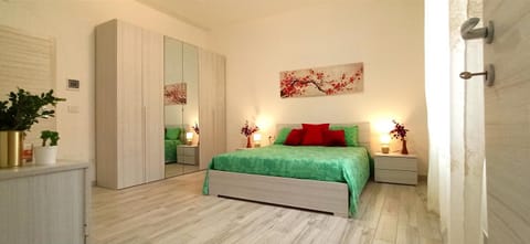 Bed, Photo of the whole room, Bedroom, wardrobe