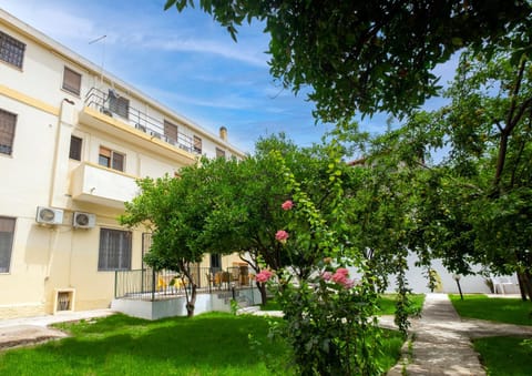 Garden, Garden, Balcony/Terrace
