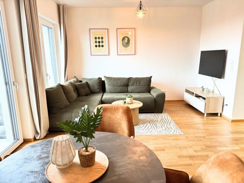 TV and multimedia, Living room, Dining area