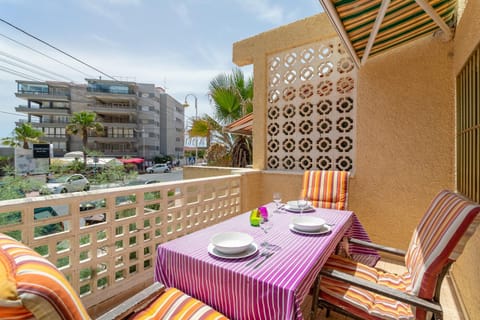 Property building, Balcony/Terrace, Living room