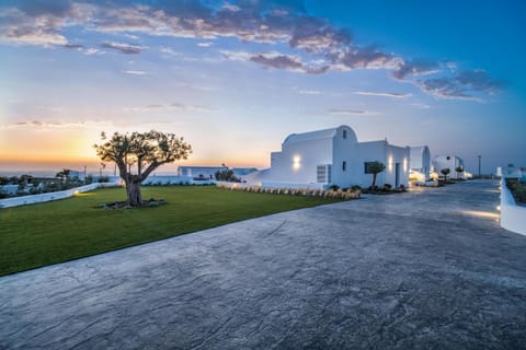 Property building, Facade/entrance, Sunset
