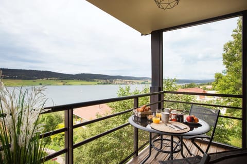 Balcony/Terrace, Lake view
