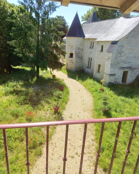 Charmant refuge à Courchamps, terrasse et jardin House in Centre-Val de Loire