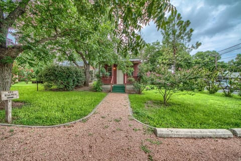 Waldrip Cabin Cabin in Fredericksburg
