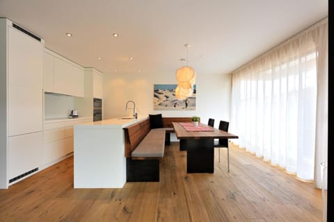 Dining area, kitchen