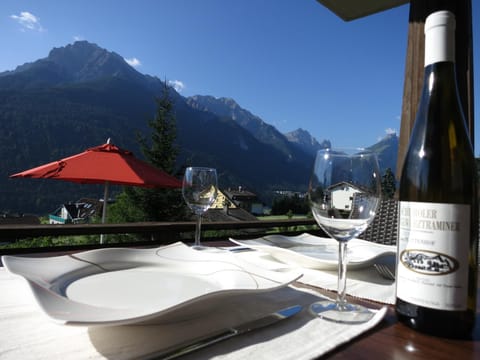 Balcony/Terrace, Mountain view