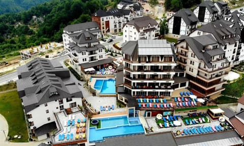 Property building, Swimming pool