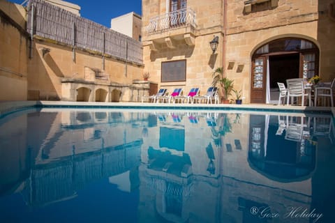 Property building, BBQ facilities, Swimming pool