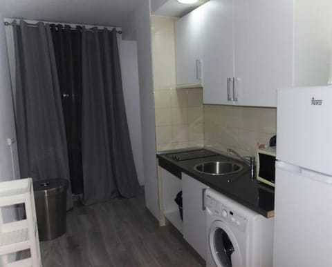 Estudio en Plaza Vara del Rey Apartment in Centro