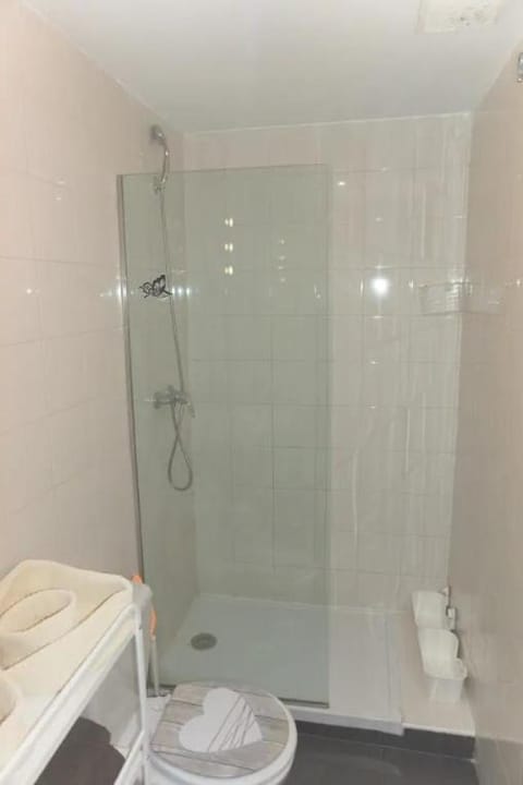 Estudio en Plaza Vara del Rey Apartment in Centro