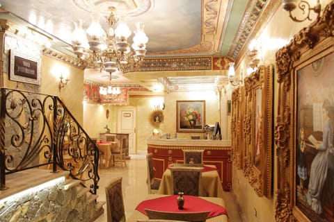 View (from property/room), Lobby or reception, Lobby or reception, Lounge or bar, Decorative detail