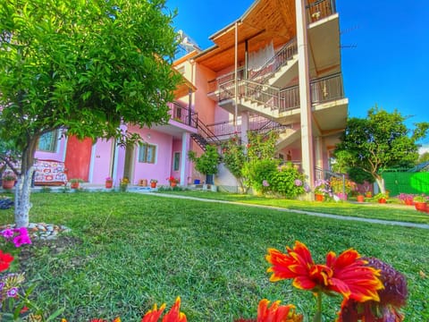 Property building, Day, Summer, Garden view, Seasons, Sunset, laundry, washing machine, air conditioner