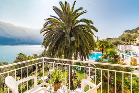 Balcony/Terrace, Garden view, Lake view, Pool view