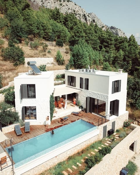 Property building, Balcony/Terrace, Swimming pool