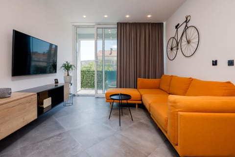 TV and multimedia, Living room, internet