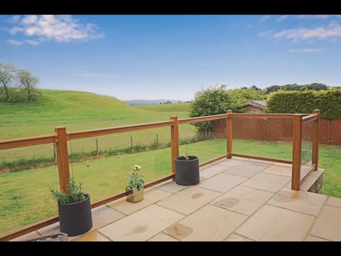 Patio, Spring, Natural landscape, Garden, View (from property/room), Balcony/Terrace, Garden view