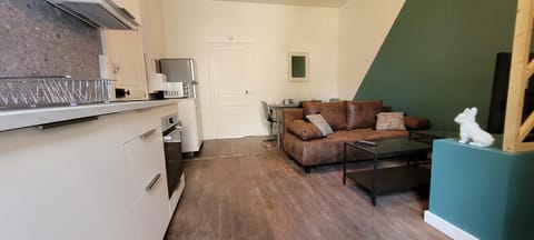 Kitchen or kitchenette, Living room