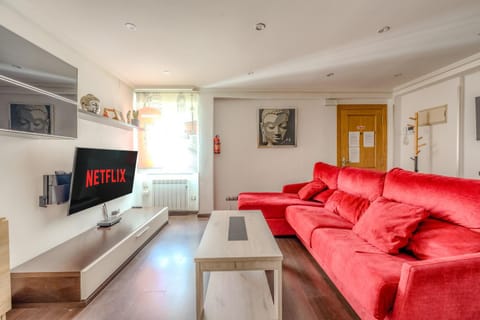 Communal lounge/ TV room, TV and multimedia, Living room