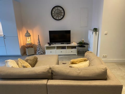 Charming modern apartment in the heart of Antwerp with optional private parking Apartment in Antwerp