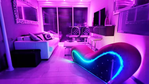 Living room, Entertainment