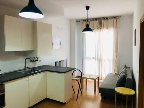 Kitchen or kitchenette, Living room, Dining area, minibar, stove