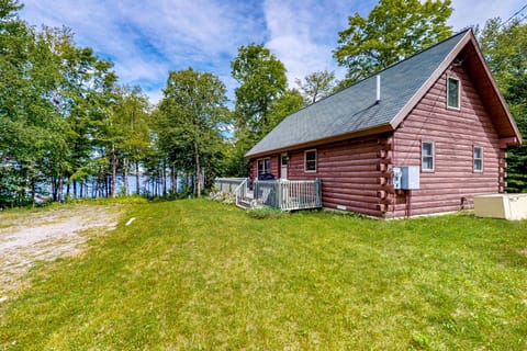 Lucky Lakefront Log Cabin Cabin in Northeast Piscataquis