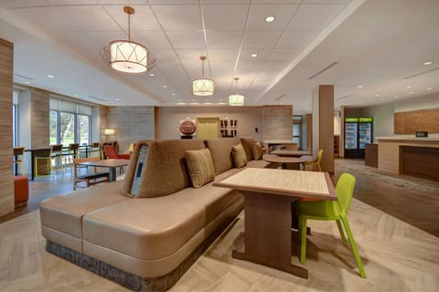 Communal lounge/ TV room, Lobby or reception